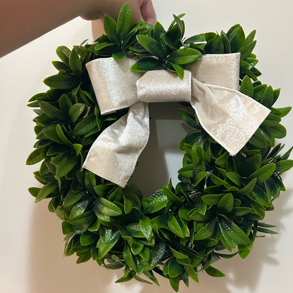 Elegant Green Wreath with Velvet Cream Bow